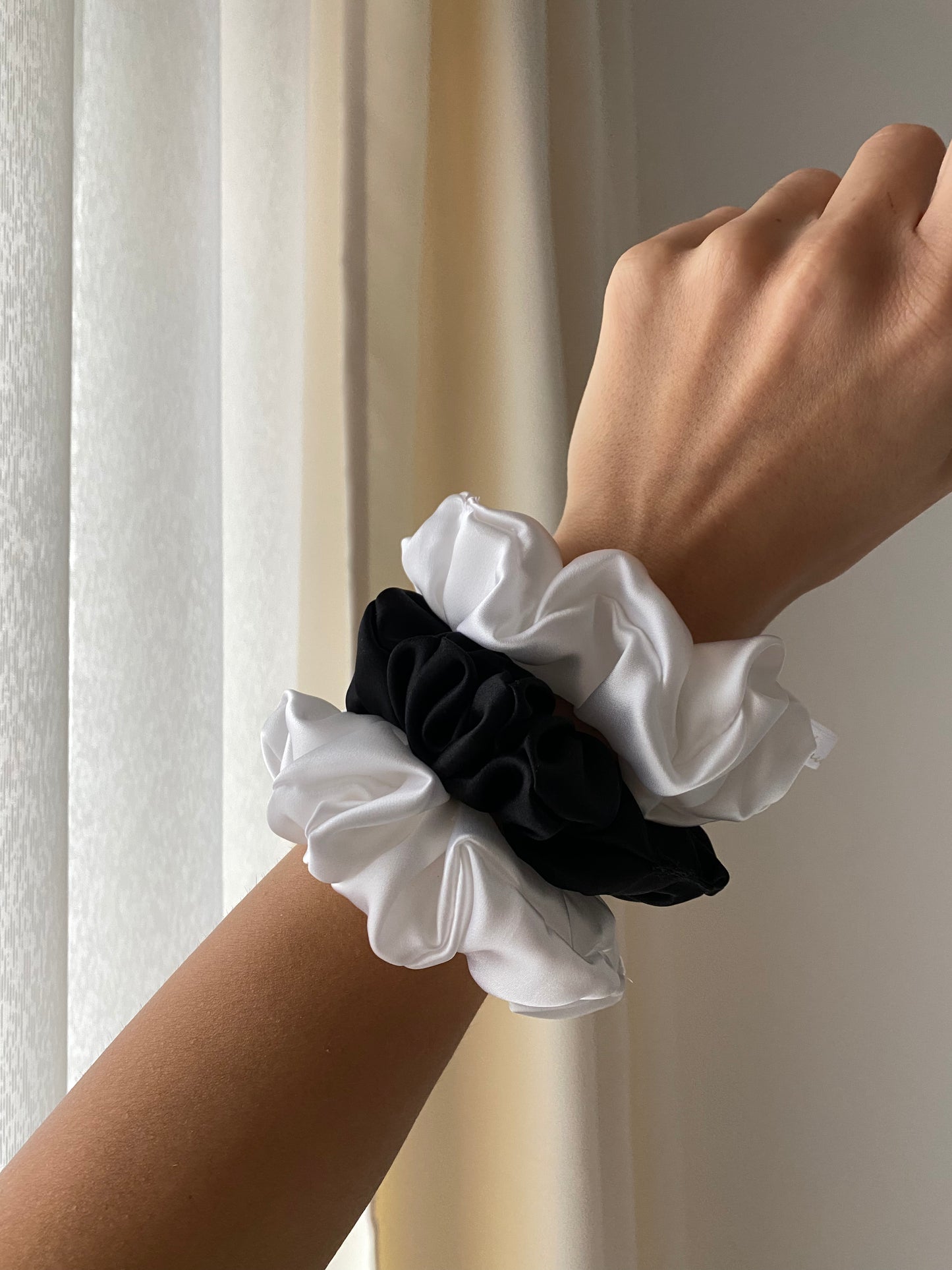 Elastic de par din matase 100% - Cloud White