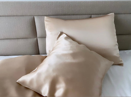 De ce să dormi pe mătase naturală